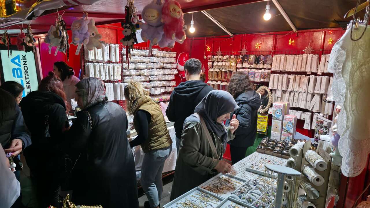 Marmaris'te Yeni Yıl Panayırı Yoğun İlgi Görüyor 3